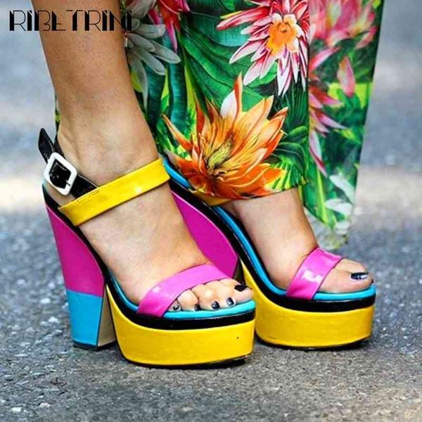 Sandali Big Size 44 Marca Open Toe Block Heel Peep Multicolor Buckle Strap Women s Mixed Colour Patent Pu Summer Shoes 220402