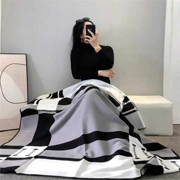 Cobertor de designer de luxo cobertores de caxemira carta casa lance verão ar condicionado toalha feminina xale macio 140 * 175cm confortável bonito