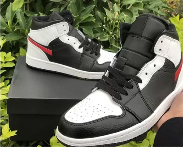

2023 jumpman 1 men women mid basketball shoes black and white color fearless obsidian mens womens banned bred toe