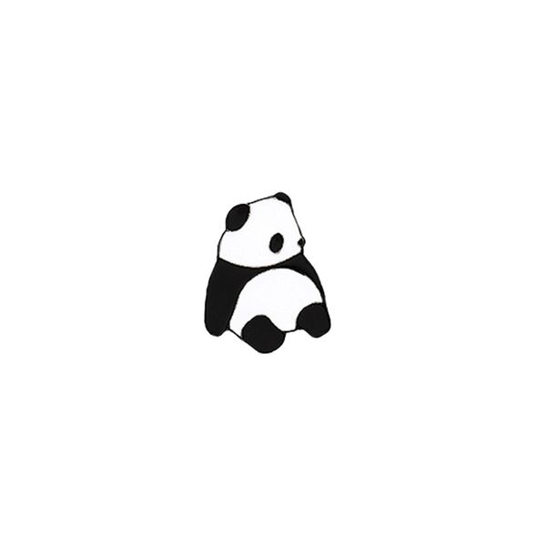 Cartoon Cute Little Panda Spilla Creative Back Basket Chain Lega smaltata Pin Badge Regalo per bambini