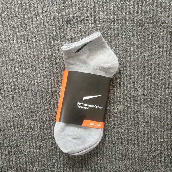 

fashion men's classic socks 3 pairs of 1 card hook brand designer versatile sports sock men women luxury wear medium short sportsocks r, Black