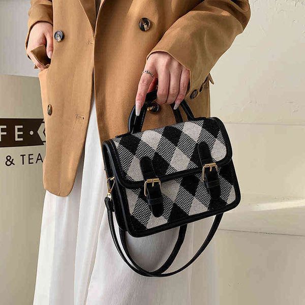 

2022 casual women's shoulder bags design portable female winter new rhombic pattern small square fashion single messenger bag lady trav