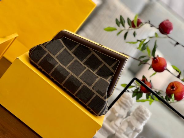 

first bag 2023 designers letters women purses crossbody bag luxury cross body shoulder chain plush nano handbags