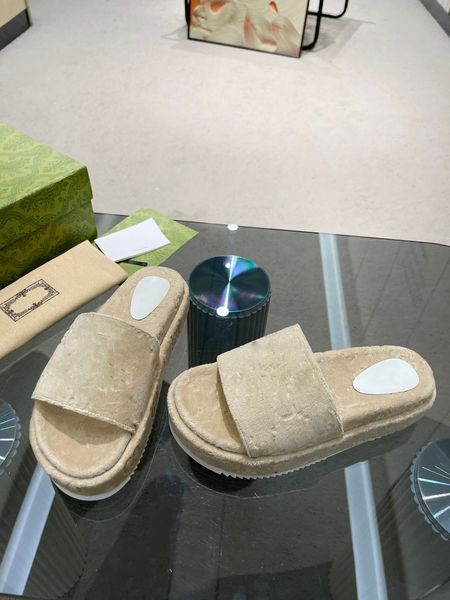

22ss ladies luxury designer slippers scuffs solid color plush print slippers essentials for home and outdoors sliders 35-44, Black