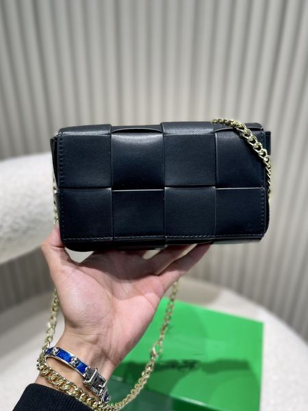 

2022 advanced tote woven multi-purpose cross-body bag, good sell fashion leather bags woven pillow tofu packet network red retro small squar