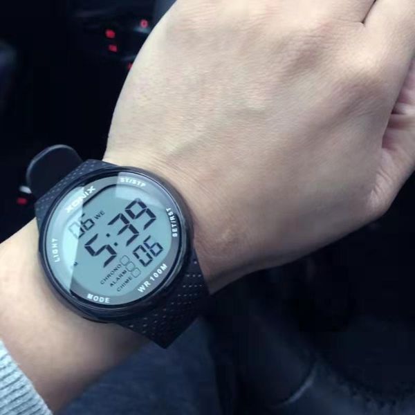 Armbanduhren Professionelle Taucheruhr Herren Digital LED Wasserdicht 100M Datum Sport Männer Outdoor Elektronisch Minimalistische Mode