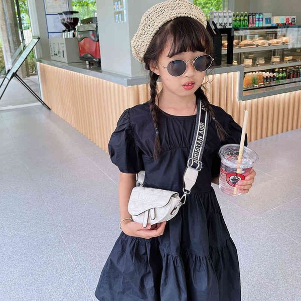 

designer luxury handbags designers children's bag 2022 new small fragrance embroidered thread mini saddle foreign girl wide shoulder be