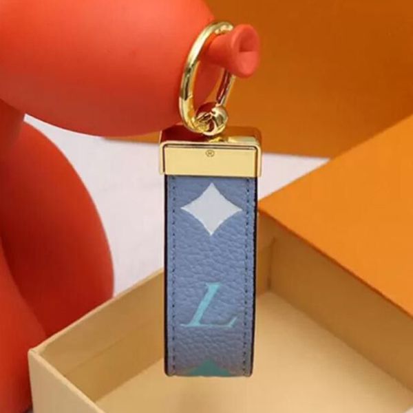 

designer keychains for men women couple lovers leather car key buckle irls bag pendants keyrings fashion keychain with bx, Silver