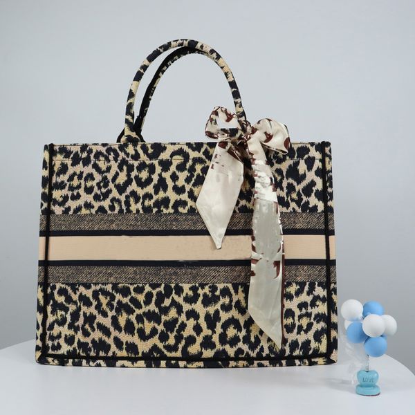 

luxurys designer bag shoulder bags woman fashion classic handbags embroidery limited edition lady handbag high capacity travel s