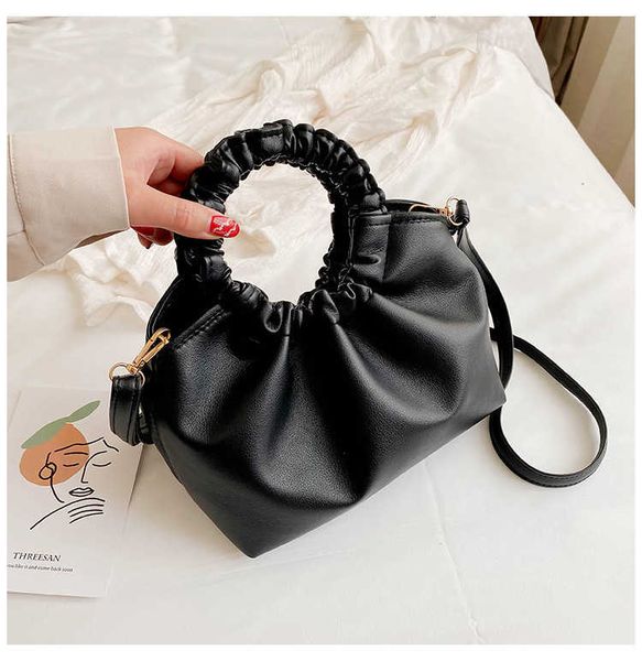 

2021 autumn new small fresh fashion fold one shoulder cloud bag tide net red ocean temperament portable messenger bag