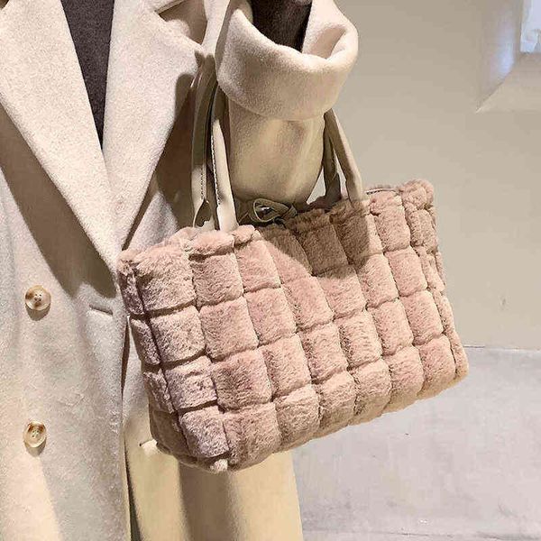 

evening bags splicing faux fur big designer woman handbags lady soft warm plush fluffy shoulder 2022 winter brand totes 220517