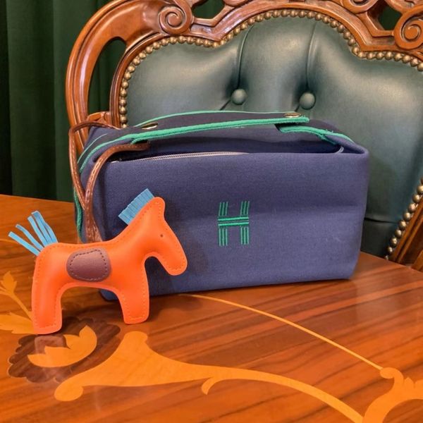 

fashion simplicity women s makeup bag cosmetics skin care products sanitary napkin storage travel portable handbag purse zipper 220524