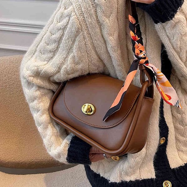 

2022 luxury brand fashion design versatile ladies bags autumn winter small new women's msenger high sense shoulder armpit