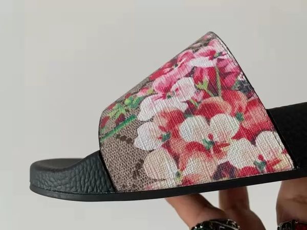 

classical men slides women sandals shoes slippers pearl snake print slide 2021 fashion summer wide flat lady sandal slipper dust bag a1, Black