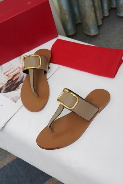 

flip-flop slippers 2022 new spring/summer casual women's classic black op67 and white brown leather large size foreign trade beach flip