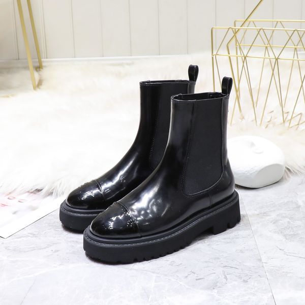 Дизайнерские классические сапоги с лодыжкой женщины кожа Martin Boot Fashion Calfskin Короткая добыча