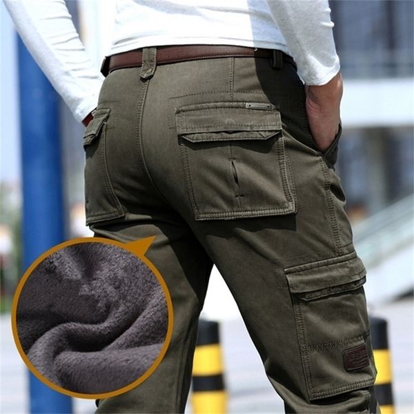 Calça de carga de inverno quente de lã de inverno homens casuais soltos de vários bolsos masculinos Exército militar Green Khaki calça Man calça 201128