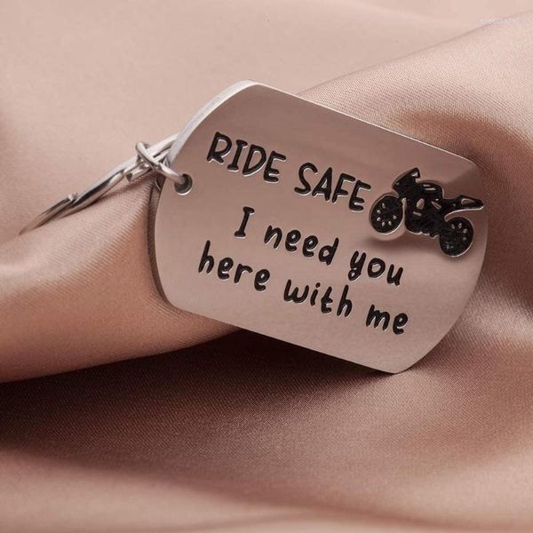 Keychains Padres Day Ride Safe Keychain Biker Motorcycle Keyring Presente para ele namorado marido Casais Presentes Driver ENEK22