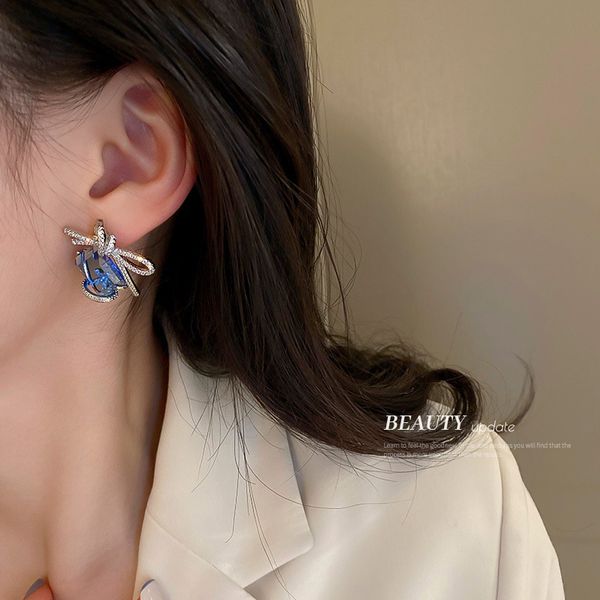 

silver stud rhinestone-encrusted zircon bow snowflake earrings ins high-grade light luxury earrings unique design eardrop for women, Golden