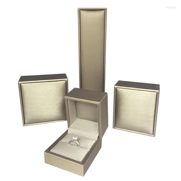 Sacchetti per gioielli Borse Champagne Gold Ciondolo in pelle PU spazzolata di alta qualità Anello Display Box Custodia Bracciale Collana Contiainer Rita22