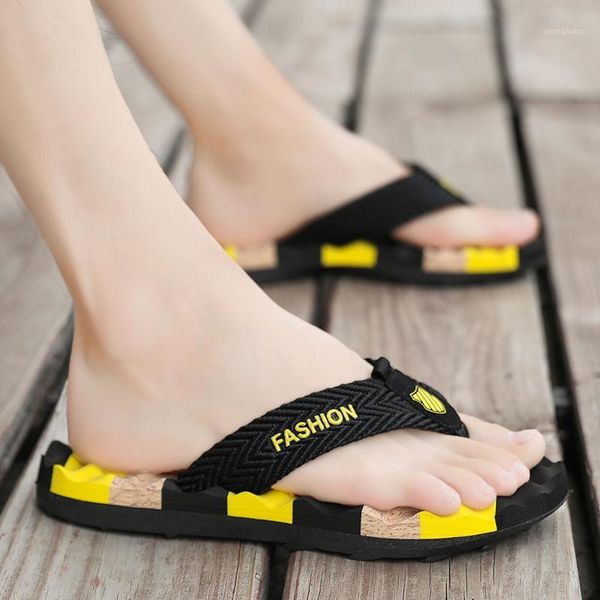 FLIP FLOP MENIS ANTISKIDE DEODORANTES VERÃO AO ANTERIOR PERSONALIDADE SANDALS 2022 Moda Lazer Trend Slippers Men Shoes Shoes Factory