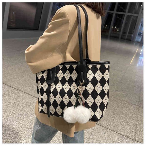 

handbags bags bag women's 2022 spring and summer new fashion color matching lingge underarm temperament single shoulder portable, Black;red