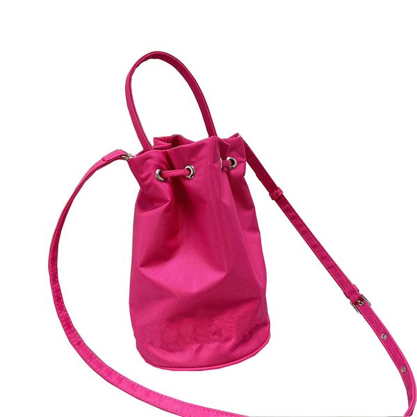 

2022 paris fashion week canvas handbags shoulder bags designer luxury wallets crossbody bucket bags cosmetics tissue cards all hold brands x
