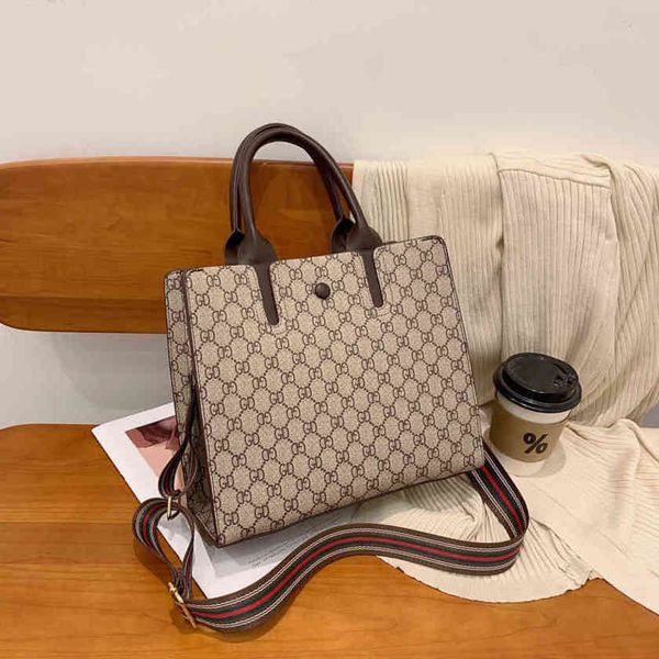

design luxury fashion bags texture portable personalized versatile messenger tote