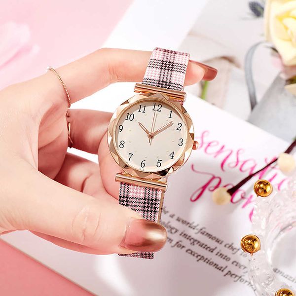 2022 NEUE Frauen Uhren Einfache Vintage Kleine Uhr Lederband Casual Sport Armbanduhr Uhr Kleid frauen Uhren