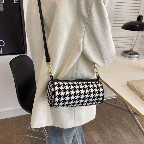 

50% women's 2022 new leisure single shoulder fashion lattice cylinder female luxury designer handbags stone pattern crossbody bags