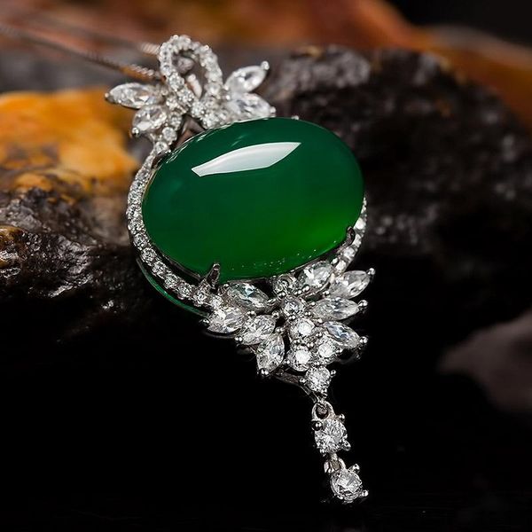 

pendant necklaces 1pcs natural emerald for women silver color jade necklace green chalcedony crystal agate clavicle