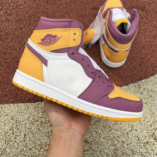 

authentic 1 high og brotherhood basketball shoes university gold light bordeaux white 1s authentic retro men sports sneakers
