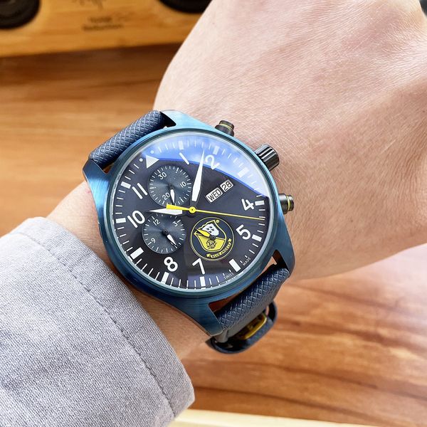 Relógio dos homens Mechanical Auto-enrolamento Movimento Nylon Lona Strap Caso de aço inoxidável Superfície de vidro Diâmetro da superfície 43