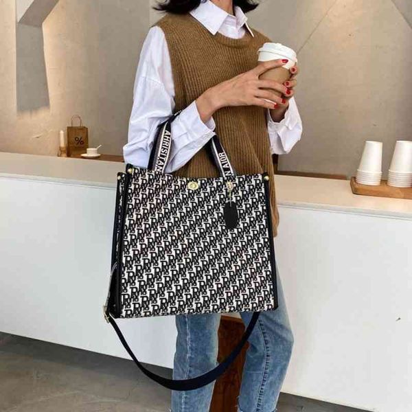 

fashion bag fashion single shoulder bag soft lock single shoulder portable leisu