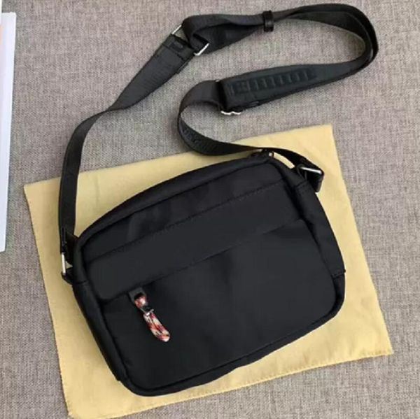 

2023 classic luxury bag canvas men camera bag shoulder bag handbag size 22cm 16cm