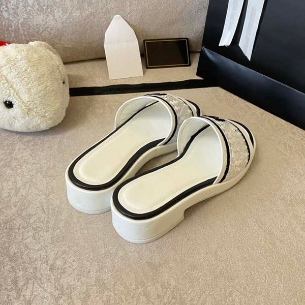 

sandals designer ladies slippers 2022 summer new fashion embroidery one word women's wear all-match net red roman thick heel sandals, Black
