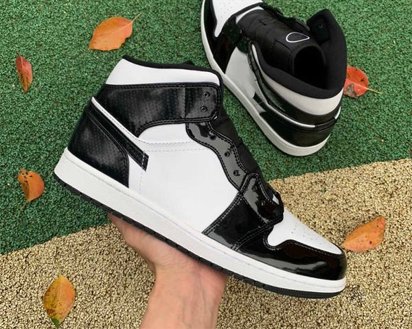 

jumpman 1 mid basketball shoes 1s black white men women fashion trainers sneakers sports with box