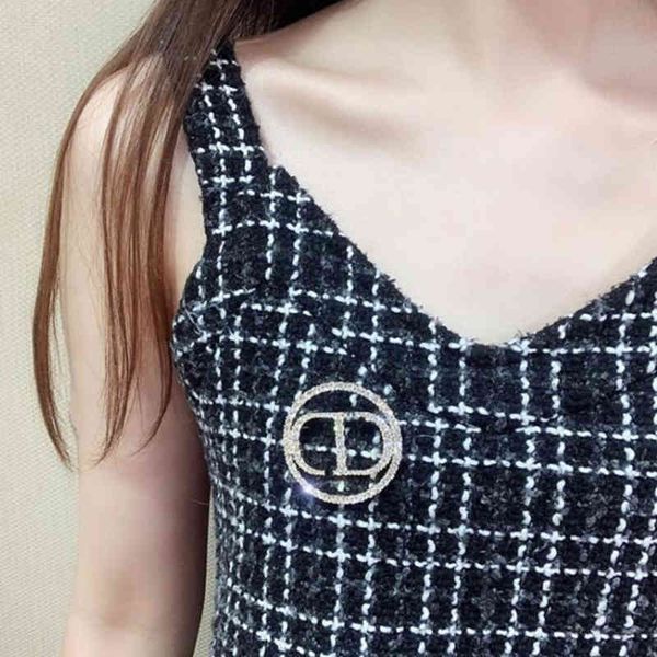 

new classic hairpin with drill brass material red brooch jewel, Gray