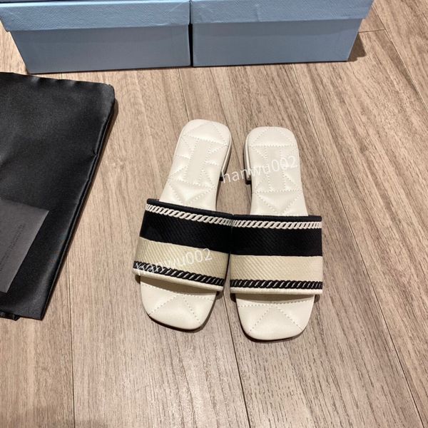 

2022 classic slippers summer rubber bottom woman shoe beach slides letter flat heel designer shoes sandals lazy lady loafers flip flops, Black