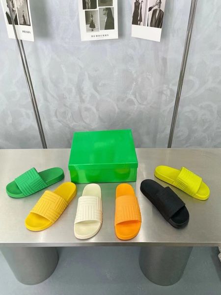 

2022 summer women's slippers male and female designers sliding brocade flat sole slippers herringbone slippers casual fashion beach sho, Black