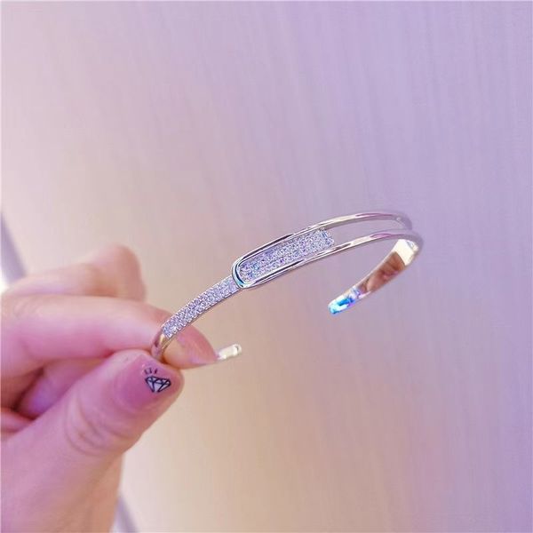 

designers bracelets luxurys bangle summer travel shopping ladies bracelet solid color with diamonds casual shiny ladiesbracelet very good, Black