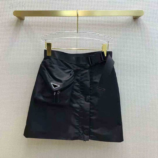 2023 moda feminina shorts saia curta simples casual zíper feminino cinto design shorts estilo fino cinto meia linha saia moda all-match shorts à venda