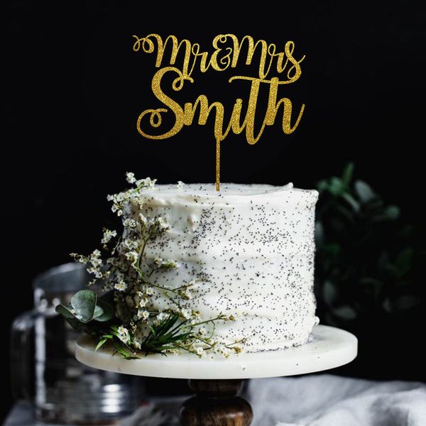 Custom Mr e Mrs Last Name Wedding Cake Topper Decorazioni di nozze uniche Decorazioni per torte in legno personalizzate per l'anniversario di matrimonio 220618