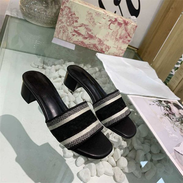 

slippers designer designer leather high heels sandals blue red embroidered denim ladies low heel summer beach outdoor causal flip flops shoe, Black