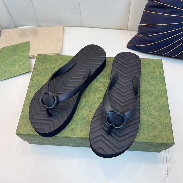 Frauen Chevron Tanga Sandalenruhrschuhe weiße schwarze rote Chevron -Muster Gummi -Innensohle Flip Flops Flatform Sohle Slides Frau Mode flache Sandalen Injektion flach (= 1 cm)