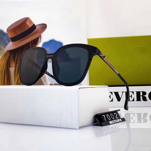 

european and american b-letter sunglasses 2022 new fashion women's anti ultraviolet ins large face thin face sunglasses beach men, White;black