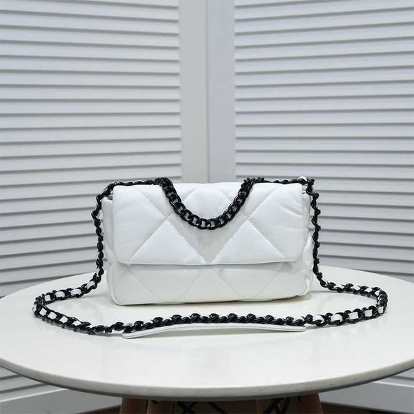 

2021 luxury designer handbag female bag 26cm leather large capacity classic 2 colors fashion chain one shoulder party date plain chains