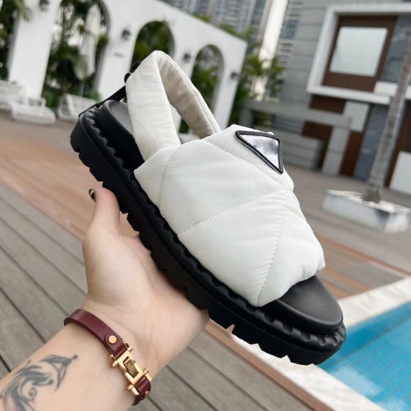 

Luxury designer slippers beach Classic Flat woman Summer lady Cartoon Big Head Leather Hotel Bath fashion women shoes Large size 35-41, 02