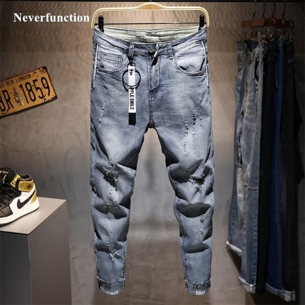 Jeans skinny masculinos novos rasgados casuais para calças de marca de moda streetwear homem estampado com letras angustiadas calças jeans cinza 201123