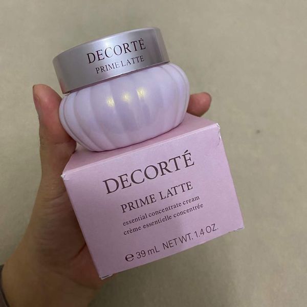 

janpanese decorte prime latte essential concentrate cream 39ml, White